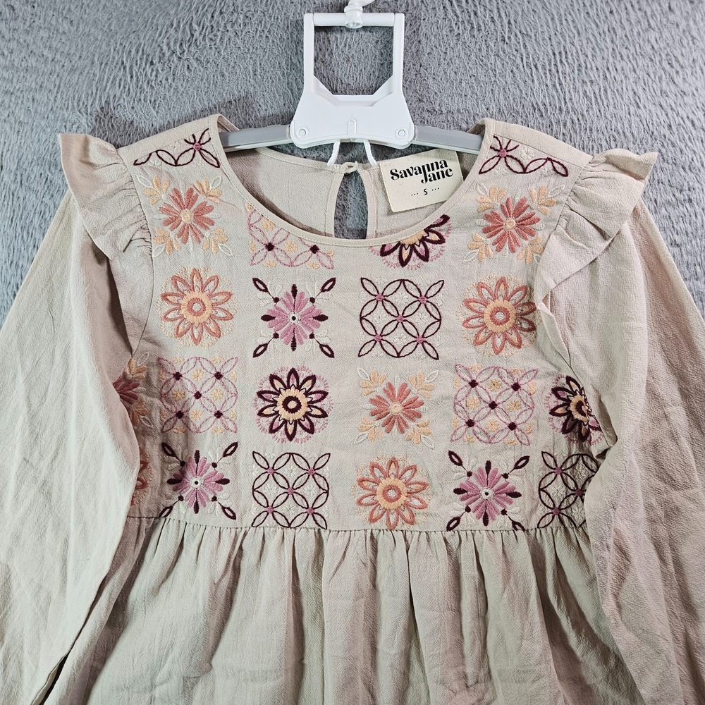 NEW Savanna Jane Embroidered Top Blouse Women Small Floral Ruffle Beige - Picture 2 of 7